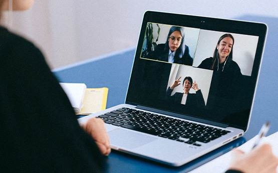 Students on a zoom call with their supervisor